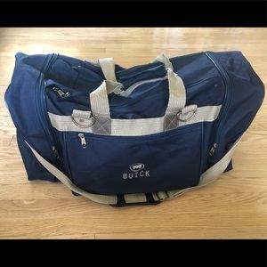 3/45$ ⚡️ Buick duffel bag!